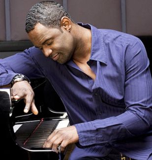 Brian McKnight pictures