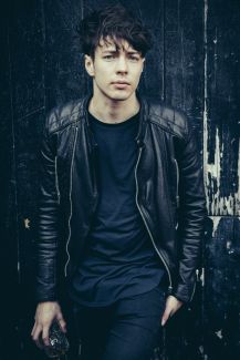 Barns Courtney pictures