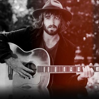 Angus Stone pictures