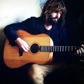 Angus Stone pictures