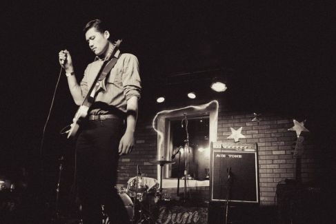 Dirty Beaches pictures