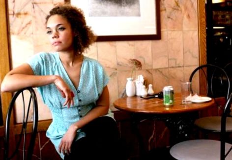 Andreya Triana pictures