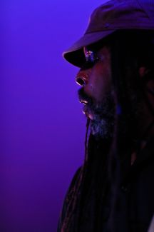 Alvin Youngblood Hart pictures