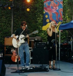 Amy Holland pictures