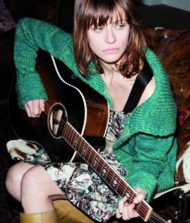 Axelle Red pictures
