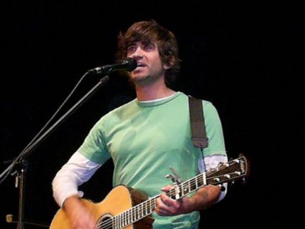 Aaron Shust pictures