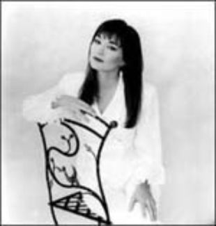 Lari White pictures