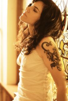 Terra Naomi pictures