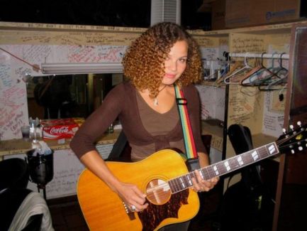 Alana Davis pictures