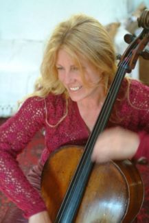 Caroline Lavelle pictures