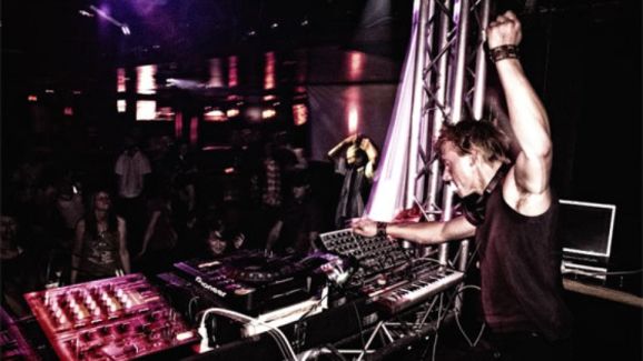 Liquid Stranger pictures