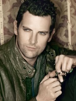 Chris Mann pictures