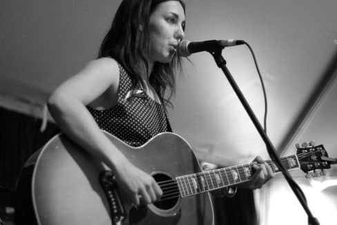 Holly Throsby pictures