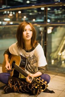 Aya Kamiki pictures