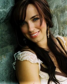 Rebecca Lynn Howard pictures