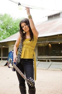 Crystal Shawanda pictures