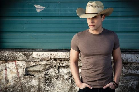 Dustin Lynch pictures