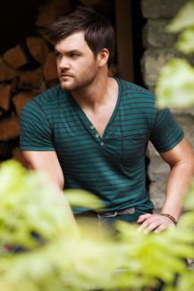 Dylan Scott pictures