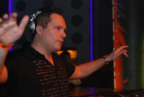 Alex Kunnari pictures