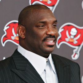 Doug Williams Headshot