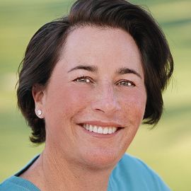 Amy Alcott Headshot