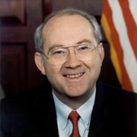 Phil Gramm Headshot