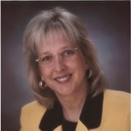 Wendy Mannering Headshot