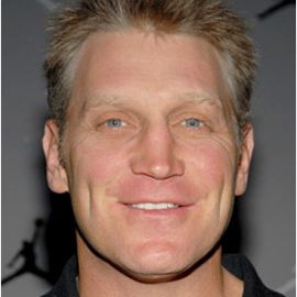 Brett Hull Headshot