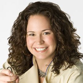 Stephanie Izard Headshot