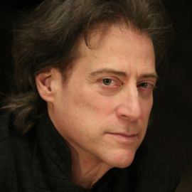 Richard Lewis Headshot