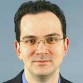 Daniel Zalewski Headshot