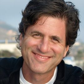 Steve Levitan Headshot