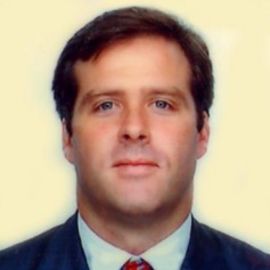 Alberto Vollmer Headshot