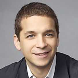 Daniel Roth Headshot
