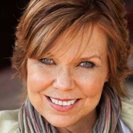 Diane Isaacs Headshot