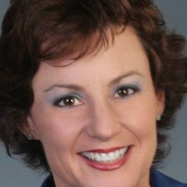 Tricia Molloy Headshot