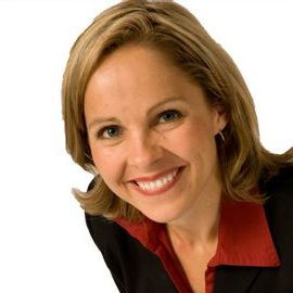 Andrea Holwegner Headshot