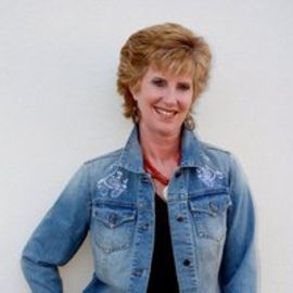 Janell Rardon Headshot