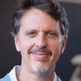 Tim Kring Headshot