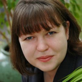 Helen Dowling Headshot