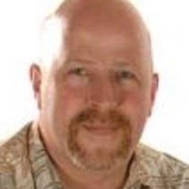 Daniel Fruik Headshot