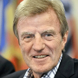 Bernard Kouchner Headshot