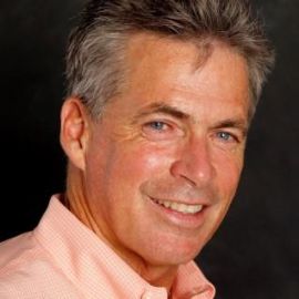 Dan Riley Headshot