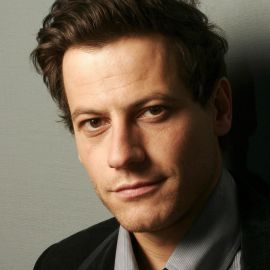 Ioan Gruffudd Headshot