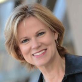 Patti DeNucci Headshot