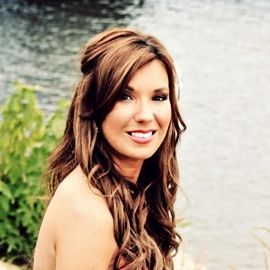 Mandy Hale Headshot