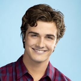 Beau Mirchoff Headshot