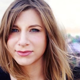 Nicole Longstreath Headshot