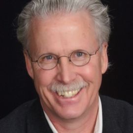Thomas Roberts Headshot