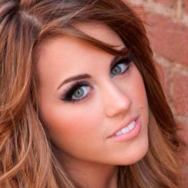 Angie Miller Headshot